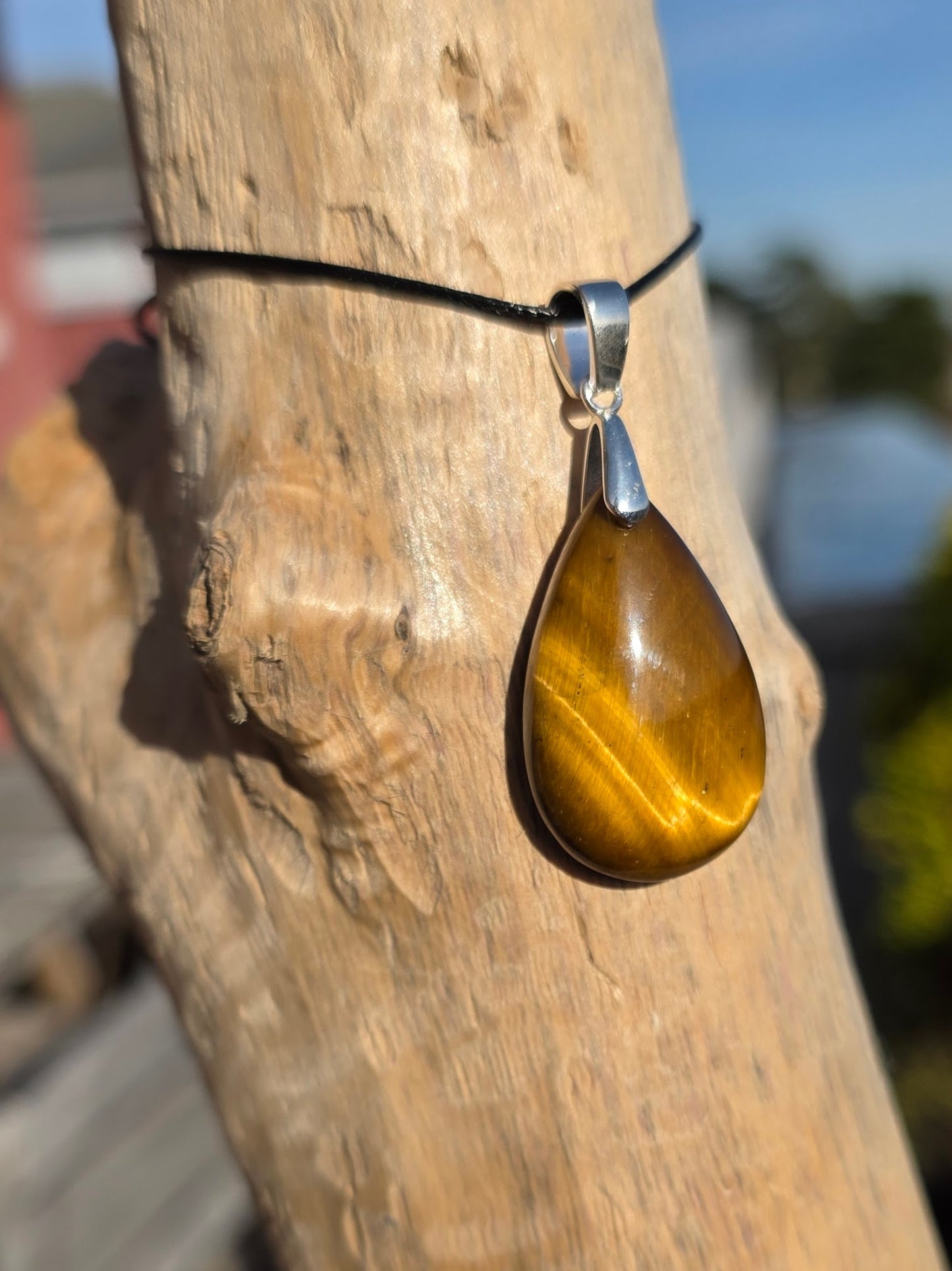 Pendentif en oeil de tigre et argent Lithothérapie Fait main