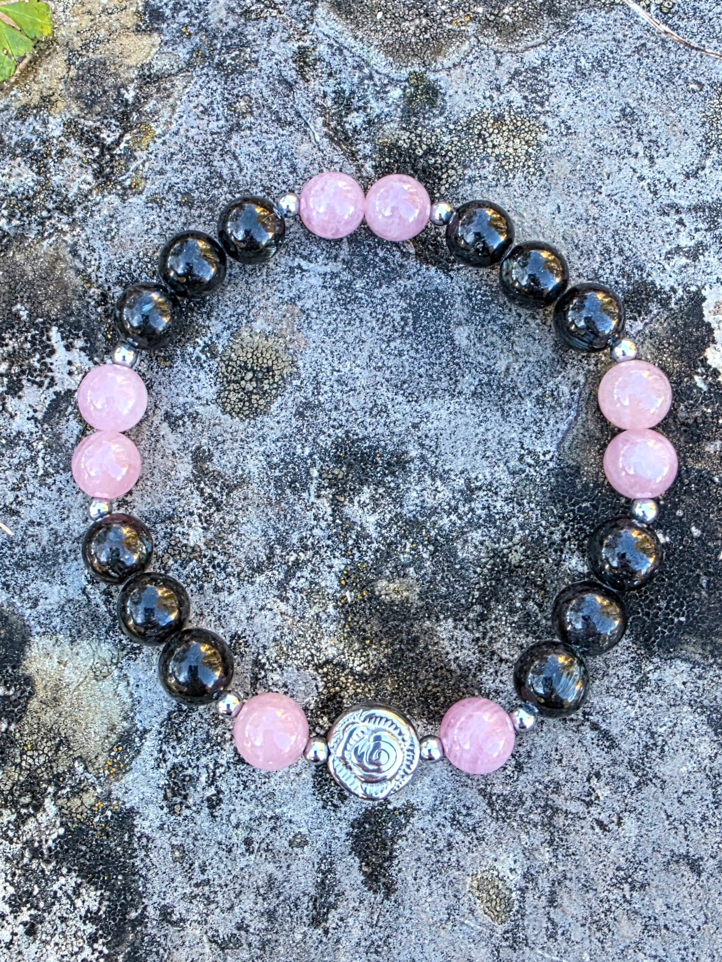 Bracelet Quartz Rose et Arfvedsonite en 8mm Lithothérapie Fait main