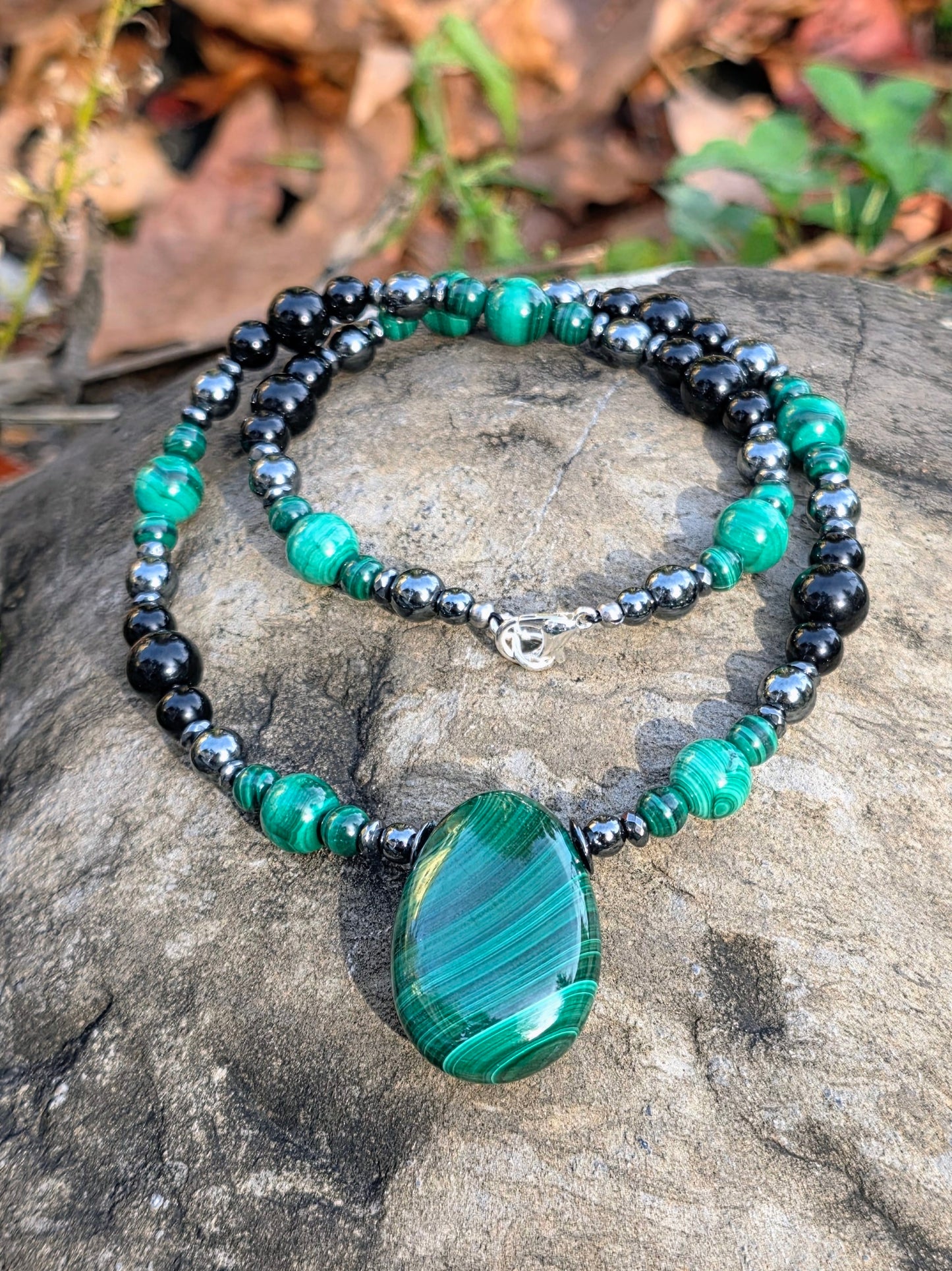 Collier Force Intérieure - Malachite, Onyx Noire, Hématite